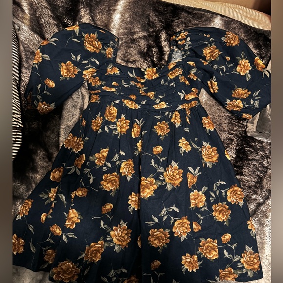 The A&F Emerson Linen-Blend Puff Sleeve Mini Dress size Small - Picture 4 of 5